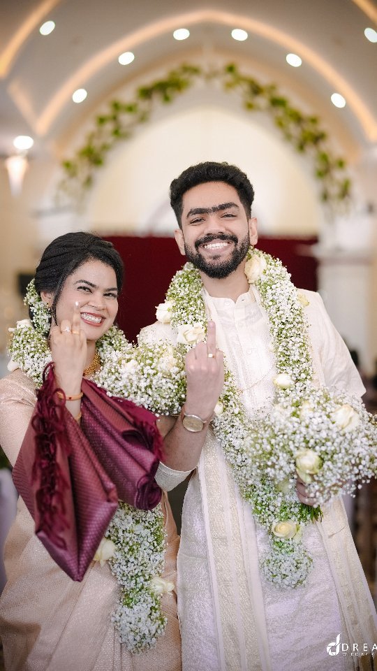 ADARSH ❤️ MERIN #weddingteaser
.
.
.
#weddingreel #wedding #teaser #highlights #trending #newreel #hinduwedding #happymoments